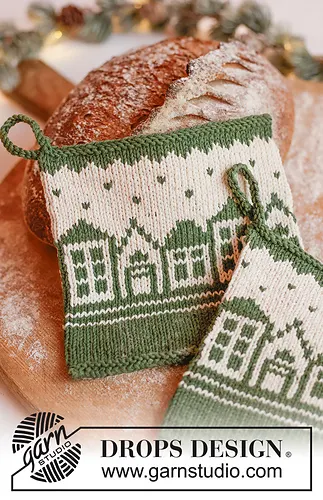 0-1672 Frosty Town Potholders
