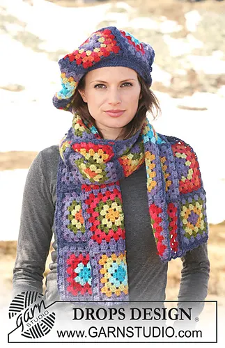 114-21 b Scarf with colourful squares and hexagons
