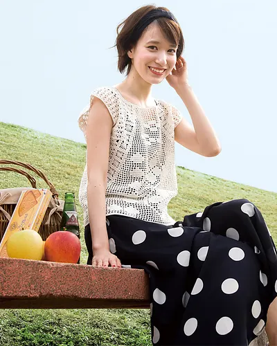 218s-05 Square Crochet Top