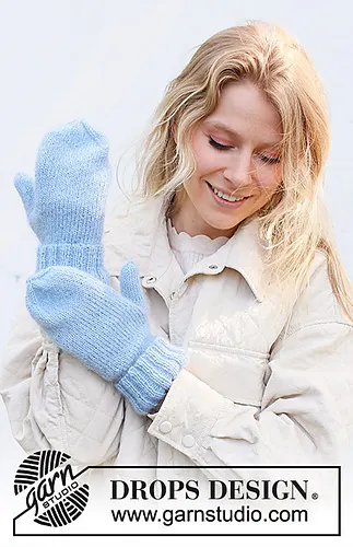 242-27 Ski Weekend Mittens