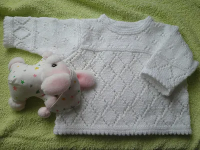 242 - Brassiere, salopette et chaussons