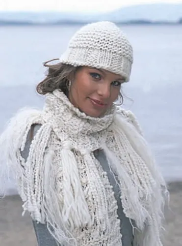 86-37 Hat in Eskimo and Scarf