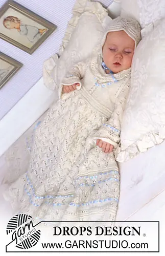 b11-30/31 a - Christening gown