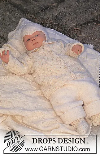 b6-13 Cardigan, trousers, hat, socks and blanket