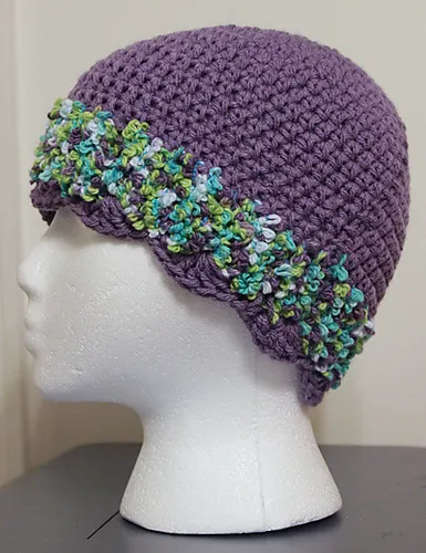 Banded toque with shell edge