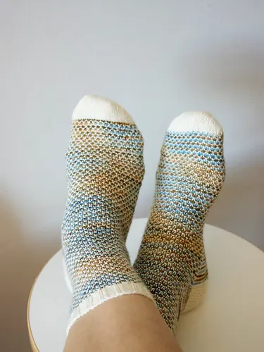 Broken Seed Stitch Socks