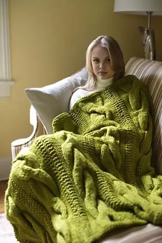 Cable Comfort Throw