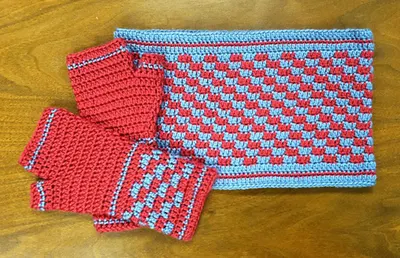 Checkerboard Cowl and Mitts