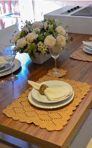 Chestnut placemats
