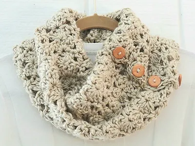 Chunky Lace Cowl and Beanie