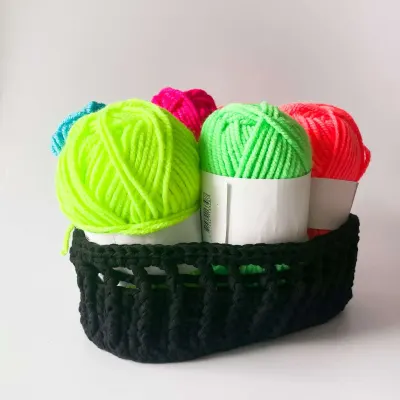 Crochet Oval Basket (wood base)