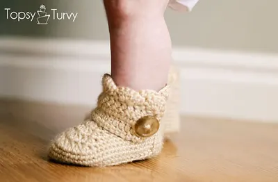 Crochet wrap around button baby boots