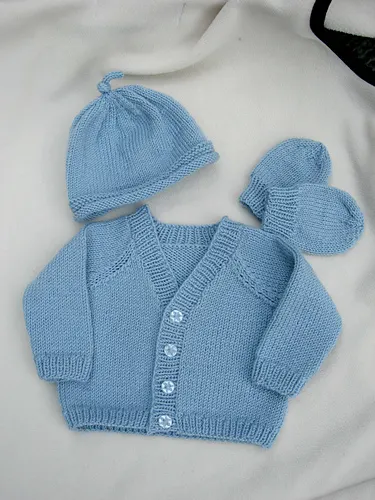 Design E Cardi Hat Mitts Bootees