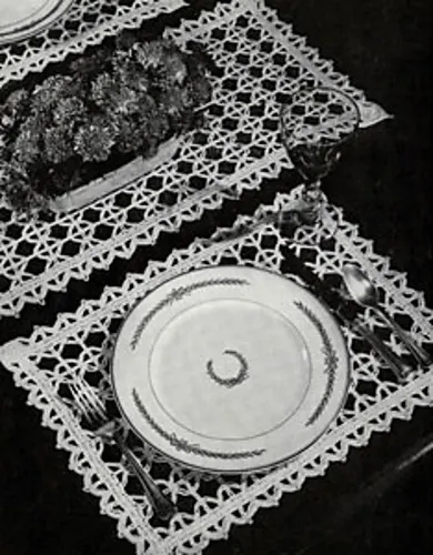 Double Feature Place Mats and Runner #7718