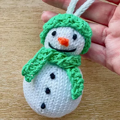 Easy Knit Mini Snowman