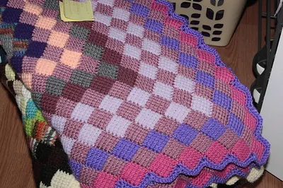Entrelac in the Round