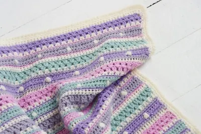 Free Crochet Pattern: Bobble Stripe Baby Blanket