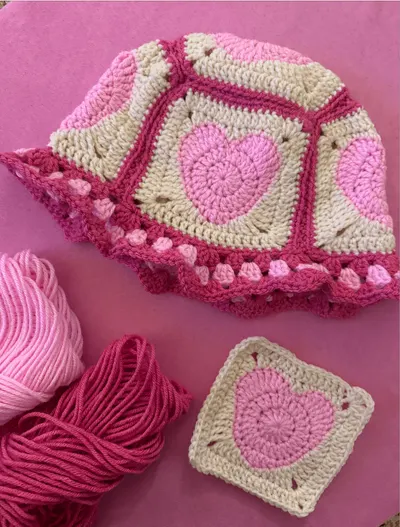 Heart Bucket Hat: Free Crochet Pattern