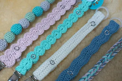 Hekla smokkesnorer // Crochet pacifier clips