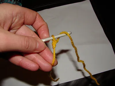 How to make a crochet chain left handed