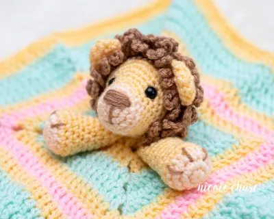Hug Me Lion Lovey