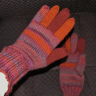 Knitting Gloves in worsted weight yarn
