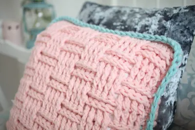 Learn how to Crochet a Ludlow Cushion