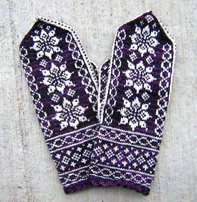 Lotus Mittens