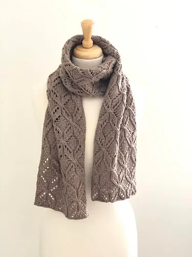 Love me knot Lace scarf