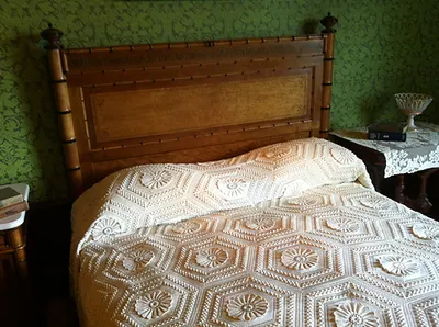 Marguerite Bedspread #6132