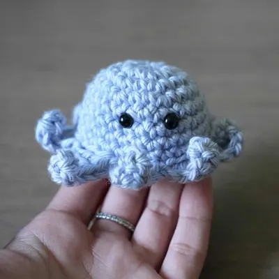 Mini Crochet Octopus (No-Sew)