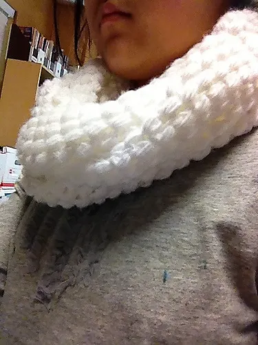Mini Puff Stitch Cowl