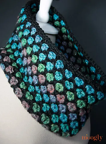 Moroccan Midnight Cowl
