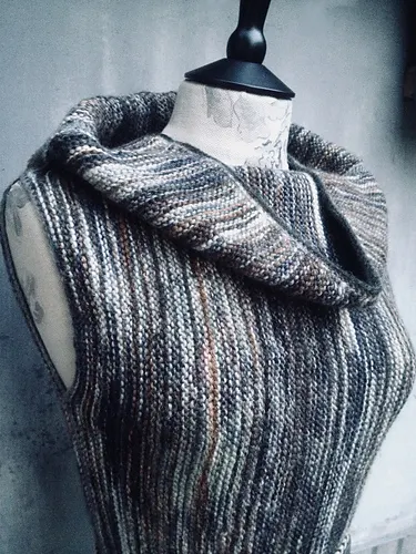 NAKED LANDS vest