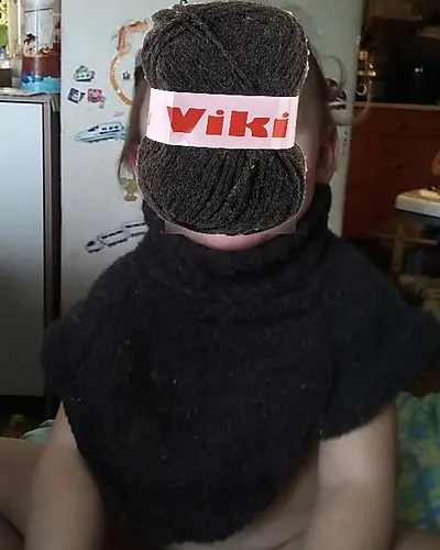 Nákrčník Viki.