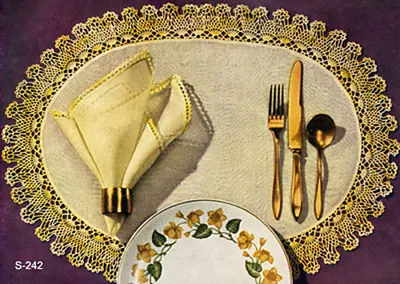 Pineapple Oval Luncheon Mat #S-242