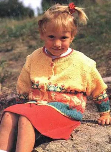 s5-8 Cardigan and Skirt with Ducks and Flowers.