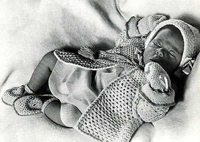 Sacque, Cap, Bootees, and Mittens Set #5340