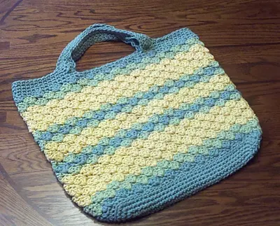 Shell Tote with Lining