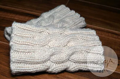 Simple Cabled Boot Cuffs