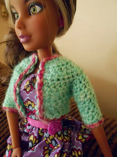 Simple Crochet Cropped Cardigan for 12" Dolls