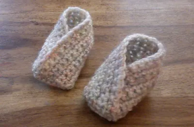 Simple Crossover Bootie