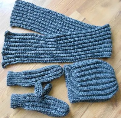 Simple Ribbed Hat, Mitts, Scarf