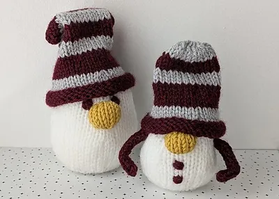 Snowmen with beanie hats