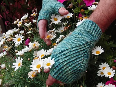 Straightforward Mitts