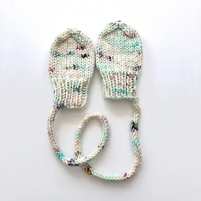 Teeny-tiny Knit Mitts