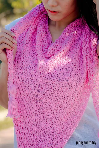 the weekend triangle scarf