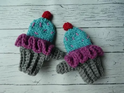 Toddler Cupcake Mittens