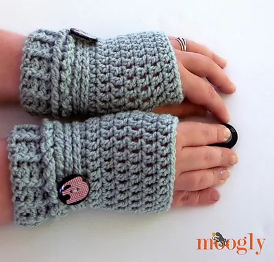 Ups and Downs Fingerless Gloves