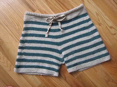 Woolen trunks (トランクス型の毛糸のパンツ)